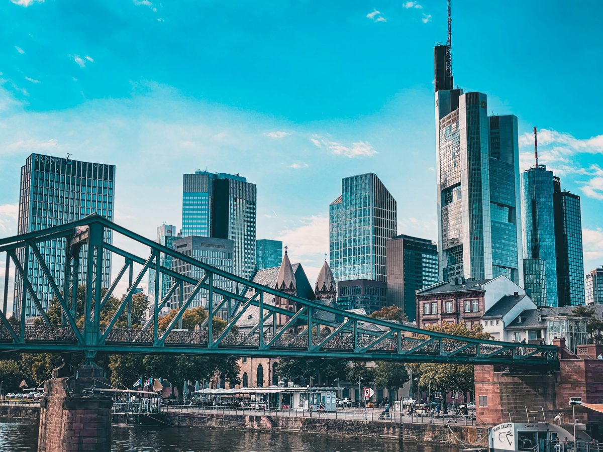 Junggesellinnenabschied in Frankfurt an der Skyline